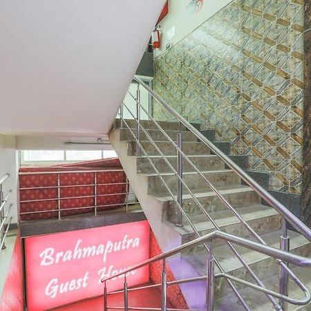 Oyo 14472 Brahmaputra Guest House Guwahati Esterno foto